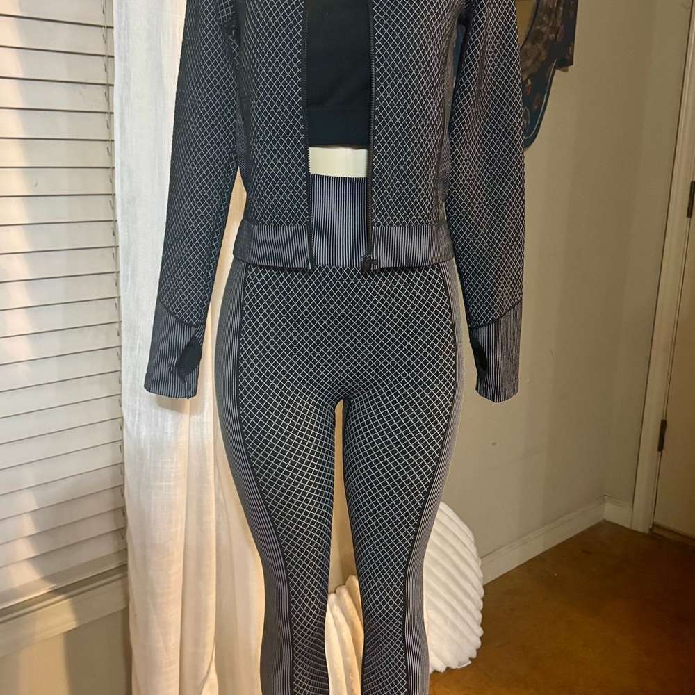 Bailey 44 2 Piece Outfit - High-Waist Scrunch Butt - Butt Lifting Leggings & Top
